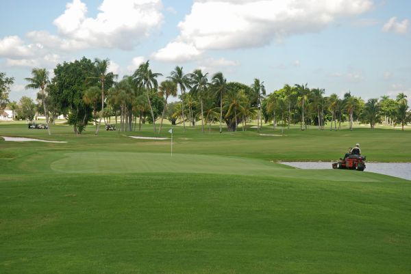Cost of Golf Course Maintenance in Sterling